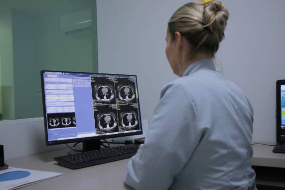De última geração, o novo tomógrafo foi doado pela Sicredi União RS/ES no início deste ano.