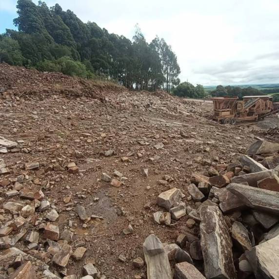 Extração ilegal de pedras é flagrada pela Brigada Militar em Espumoso - foto 3