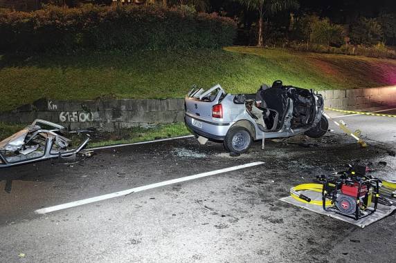 O fato foi registrado por volta das 2h40min no km 223 da rodovia federal