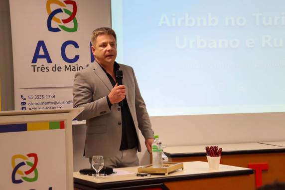 Café com Empresários reúne participantes no Centro Empresarial com palestra sobre AIRBNB - foto 3