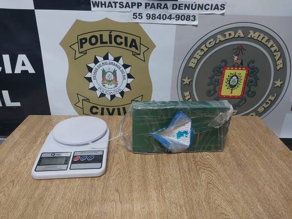 Uma mulher de 29 anos, moradora do Bairro Santa Maria, foi presa e encaminhada ao presídio