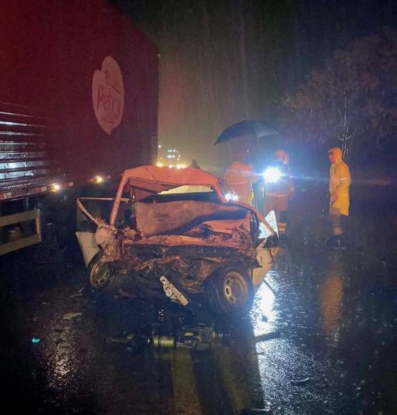 Duas pessoas morrem em colisão na BR-392, em Roque Gonzales - foto 2