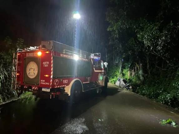 Mulher morre em acidente na ERS-415, em Bom Princípio - foto 3