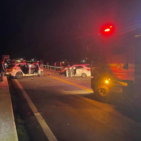 Acidente deixa cinco feridos e bloqueia totalmente a BR-285 entre Carazinho e Passo Fundo - foto 5