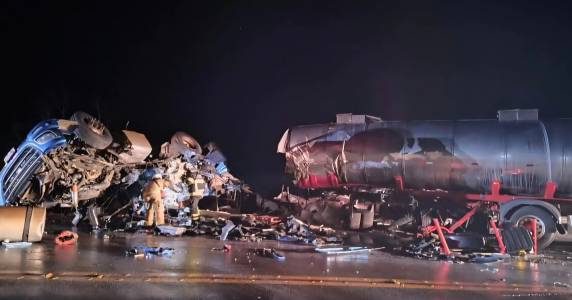 Duas mortes em colisão entre carretas na BR-153 em Irani; um das carretas é emplacada em Ijuí - foto 4