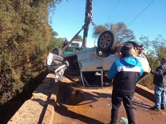Dois homens morrem em acidente após carro cair de ponte em Espumoso - foto 3