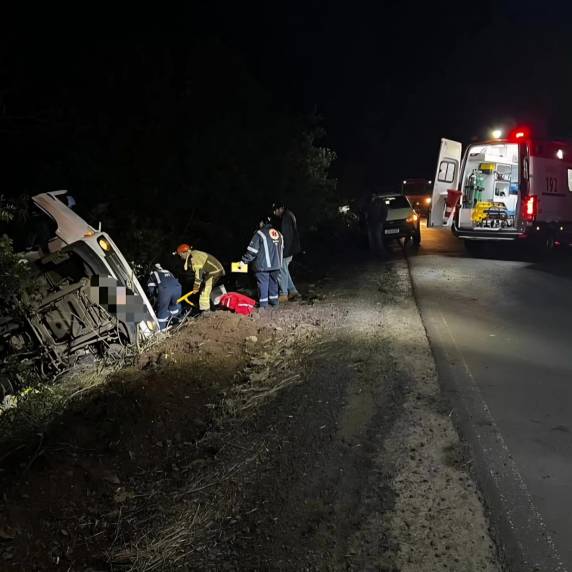 Homem fica ferido em capotamento na RS-475, em Estação - foto 5