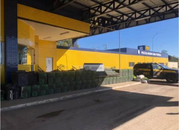 Cerca de 120 mil maços do produto foram encontrados durante fiscalização de veículos de carga na BR-472, em Uruguaiana.
