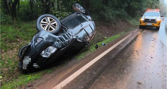 Capotamento registrado na ERS-135 mobiliza em Erechim - foto 3