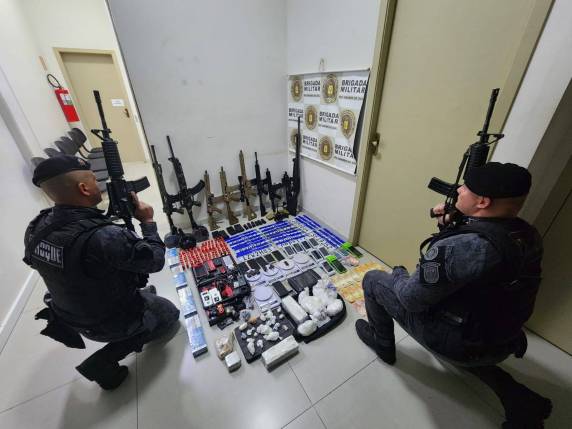 Brigada Militar apreende arsenal e prende dois por tráfico e receptação em Passo Fundo - foto 6