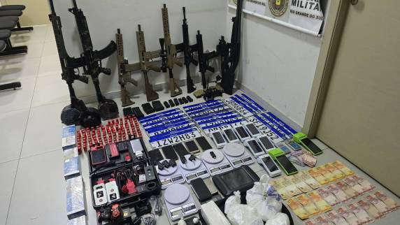 Brigada Militar apreende arsenal e prende dois por tráfico e receptação em Passo Fundo - foto 3