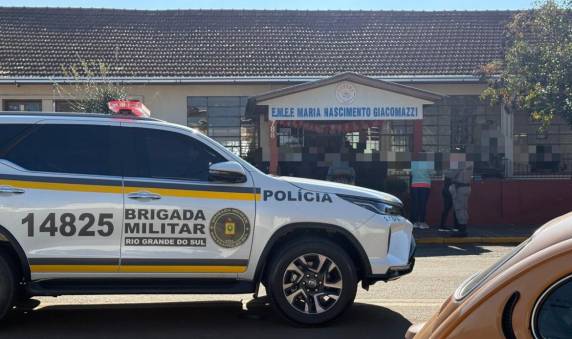 O autor foi preso em flagrante e encaminhado pelas autoridades.