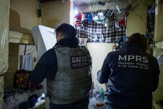 GAECO/MPRS e Polícia Penal atuam contra ingresso de celulares e drogas no Presídio Regional de Bagé - foto 4