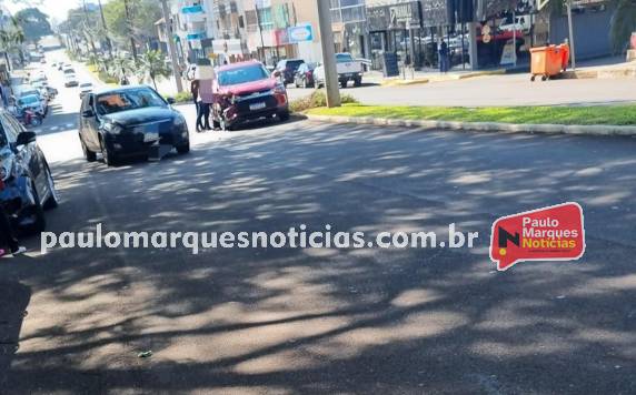 Acidente com danos materiais é registrado no centro de Três de Maio - foto 3