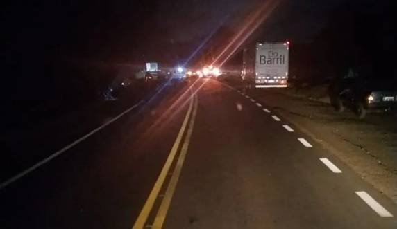 Acidente envolve carro e carreta na RS-210 em São Martinho - foto 3