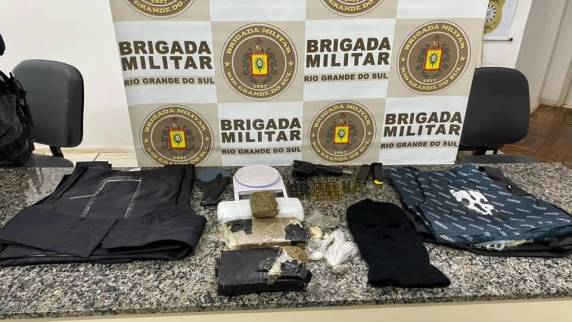 Suspeito tentou fugir da abordagem, mas foi detido pelo 3º Batalhão de Polícia de Choque