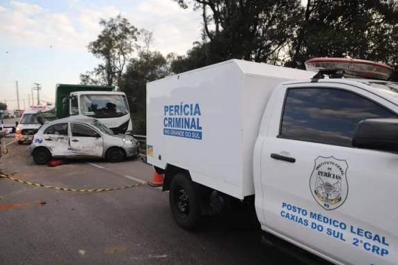 Motorista de 36 anos morreu no local. O trânsito está no sistema "pare e siga", no quilômetro 71