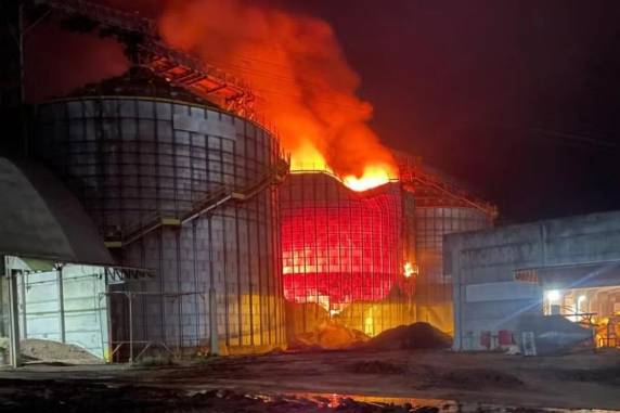 Corpo de Bombeiros do município foi chamado para atender a ocorrência ainda na sexta-feira (11)