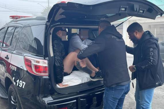 Quatro mandados de prisão preventiva e 17 de busca e apreensão são cumpridos nesta terça-feira contra suspeitos de integrarem esquema
