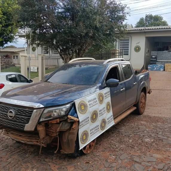 Brigada Militar apreende caminhonete com mais de 24 mil maços de cigarro contrabandeado em Ibirubá - foto 2