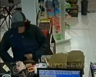 Homem armado rendeu funcionária e fugiu com dinheiro do caixa