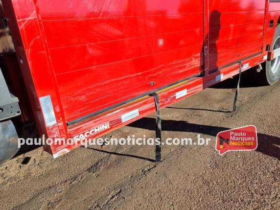 Colisão entre caminhão e caminhonete é registrada na RS-342, em Três de Maio - foto 2