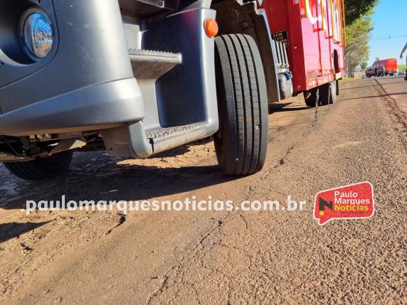 Colisão entre caminhão e caminhonete é registrada na RS-342, em Três de Maio - foto 4