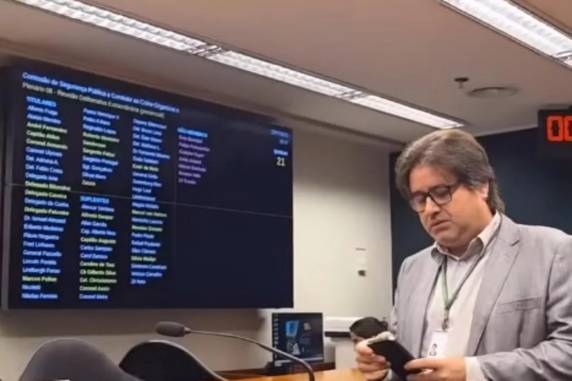 Dois colegiados presididos por parlamentares do PL planejavam encontro para votar moções em apoio ao ex-presidente