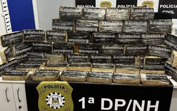 Droga foi localizada com ajuda de cão farejador