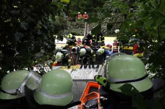 Acidente de trem deixa mortos e feridos na Alemanha - foto 3