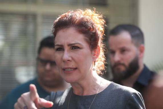 Deputado italiano Angelo Bonelli contou em sua conta no X que ele deu o endereço de Zambelli para a política italiana. Zambelli tinha fugido do Brasil no fim de maio após ser condenada a 10 anos de prisão.