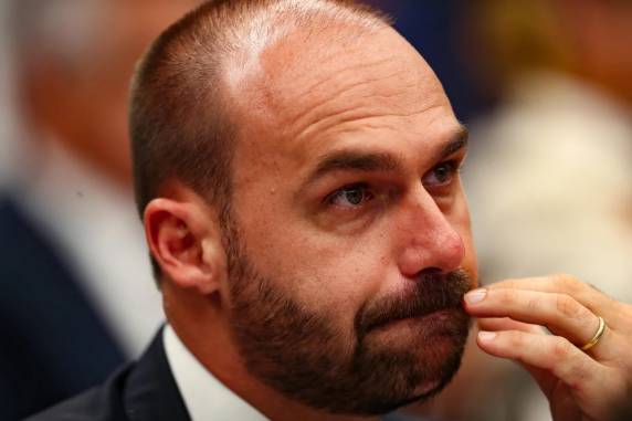 Deputado trabalha para boicotar qualquer solução favorável aos exportadores brasileiros e debocha dos senadores