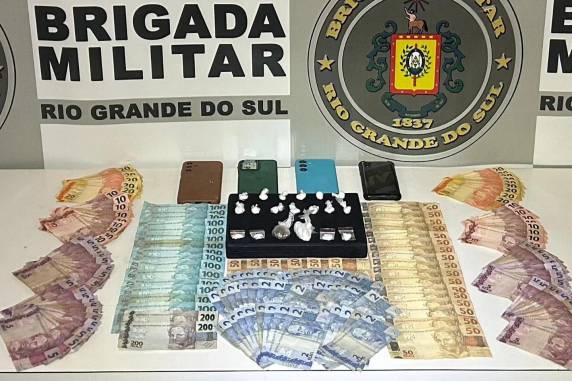 Suspeitas foram flagradas vendendo entorpecentes durante a Operação Cerco Fechado