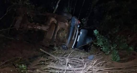 Acidente na ERS-135 deixa três feridos entre Passo Fundo e Coxilha - foto 2