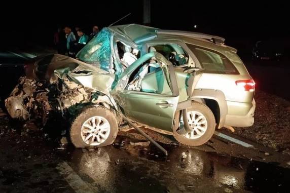 Oito pessoas morrem em acidente com três veículos em Guaxupé (MG) - foto 2