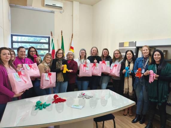 Doação de polvos de crochê leva acolhimento e desenvolvimento sensorial aos alun os da rede municipal - foto 4