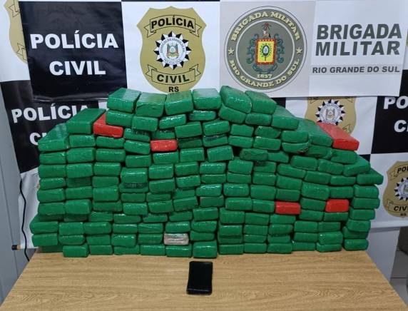 A operação ocorreu por volta das 11h30min, desta sexta-feira na localidade do Km6