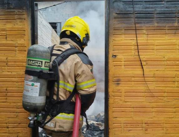 O sinistro foi combatido pelo Corpo de Bombeiros de Santa Rosa