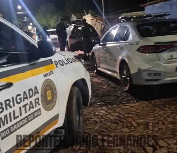 Suspeitos tentavam lançar drogas, celulares e carregadores para dentro da Penitenciária Modulada de Ijuí.