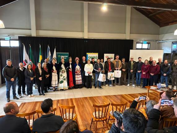 Comitiva Argentina convida para Fiesta Del Inmigrante - foto 2