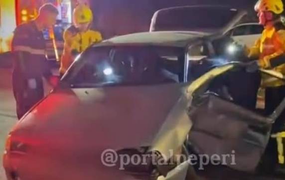 Colisão entre Gol e Saveiro ocorreu na noite de terça-feira (26) na Avenida Willy Barth; vítimas foram encaminhadas ao Hospital Regional