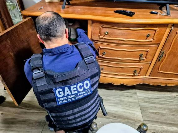 Operação Bom Negócio desarticula esquema de lavagem de dinheiro e falsos sorteios de veículos no RS - foto 2