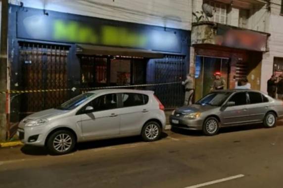 Jair Antônio de Vargas, 52 anos, e Amandio dos Santos Oliveira, 44 anos, foram atingidos por disparos de arma de fogo