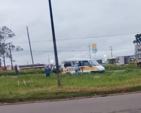 Acidente entre caminhão e van escolar deixa cinco estudantes feridos em Ijuí - foto 2