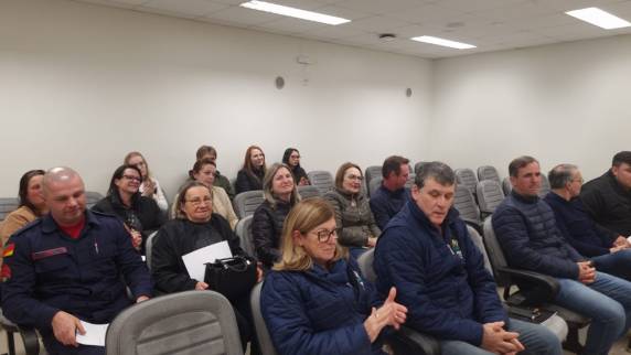 A Vara de Execuções Criminais/TM realiza solenidade de assinatura de convênios e entrega de alvarás a entidades sociais - foto 4