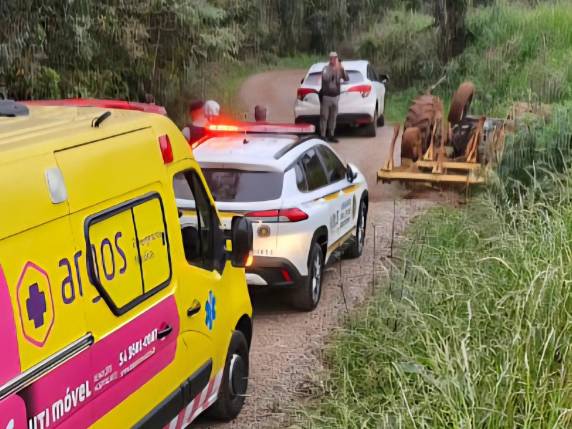 Acidente ocorreu em um trecho da Avenida Pedro Luizetto