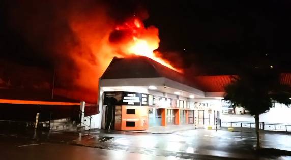 Bombeiros controlaram as chamas rapidamente e não houve vítimas