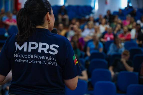Capacitações do Ministério Público do RS já alcançaram mais de 10 mil pessoas em 216 municípios, fortalecendo redes de proteção contra a violência extrema envolvendo crianças e adolescentes