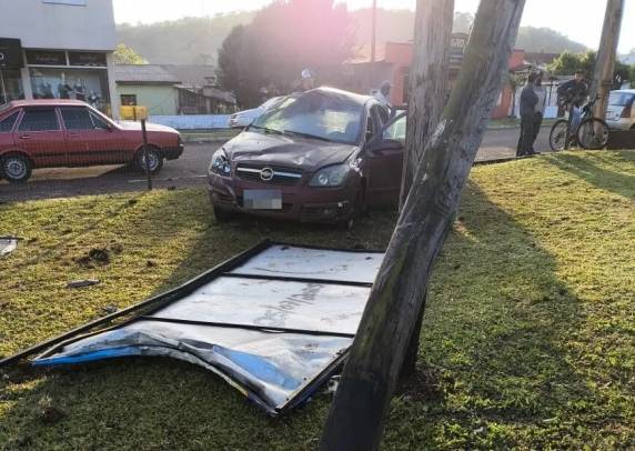 Motorista fica ferido em acidente no centro de Erval Seco - foto 3