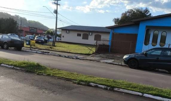Motorista fica ferido em acidente no centro de Erval Seco - foto 2